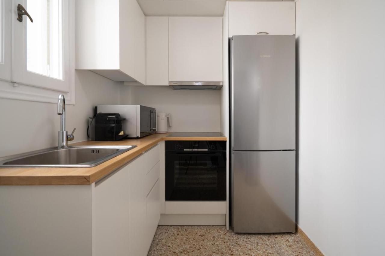 Appartement Vibrant Urban Getaway: Charming 2-bedroom Near Bars, Parks, And Metro *