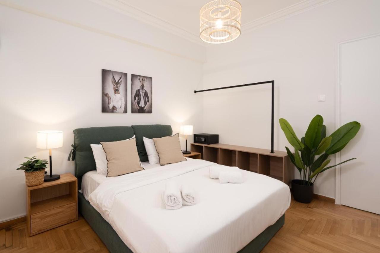 Vibrant Urban Getaway: Charming 2-bedroom Near Bars, Parks, And Metro Apartment *